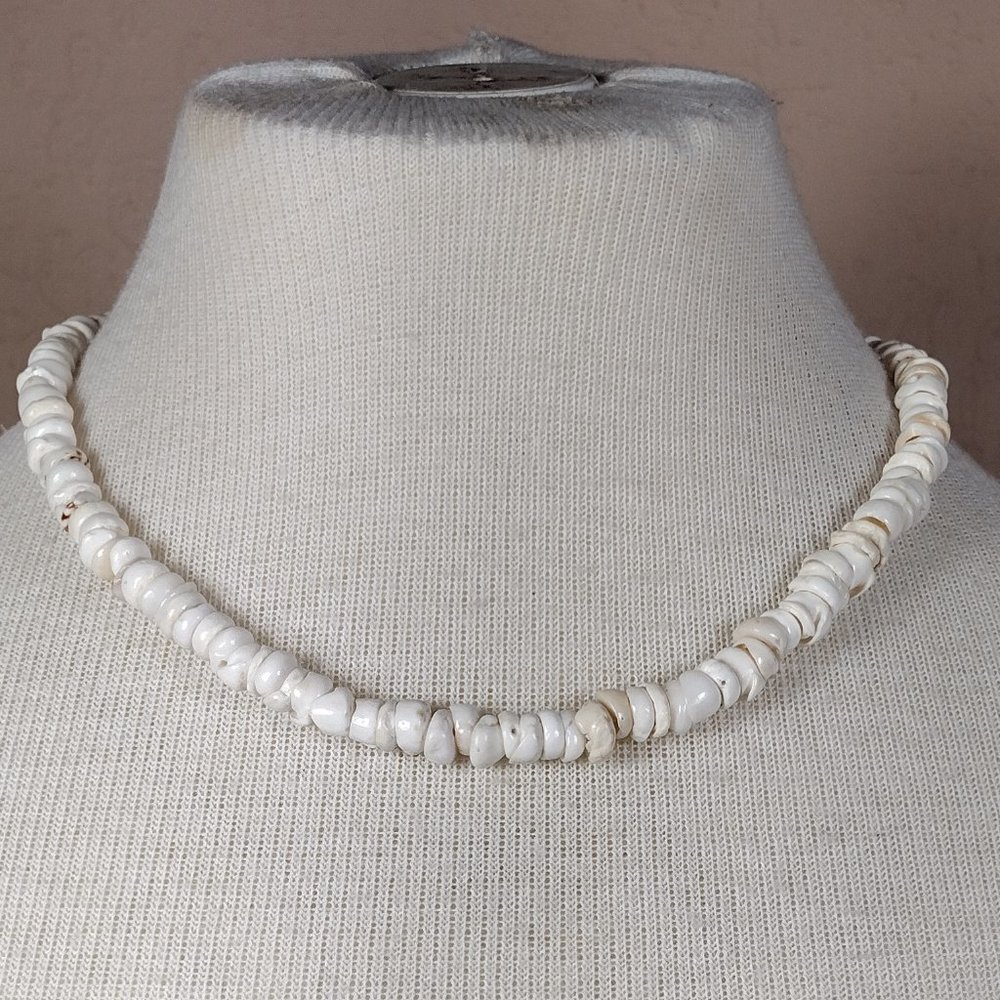 Shell Necklace - Picture 3 of 6